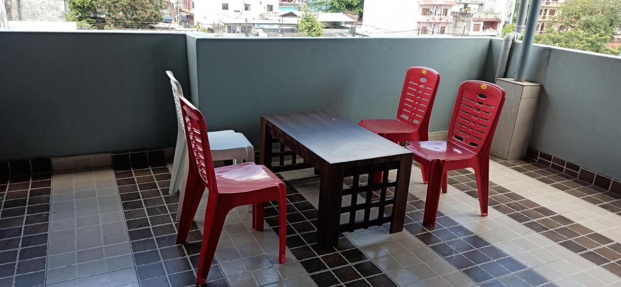 Hotel Royal Chautari, Butwal Buitenkant foto